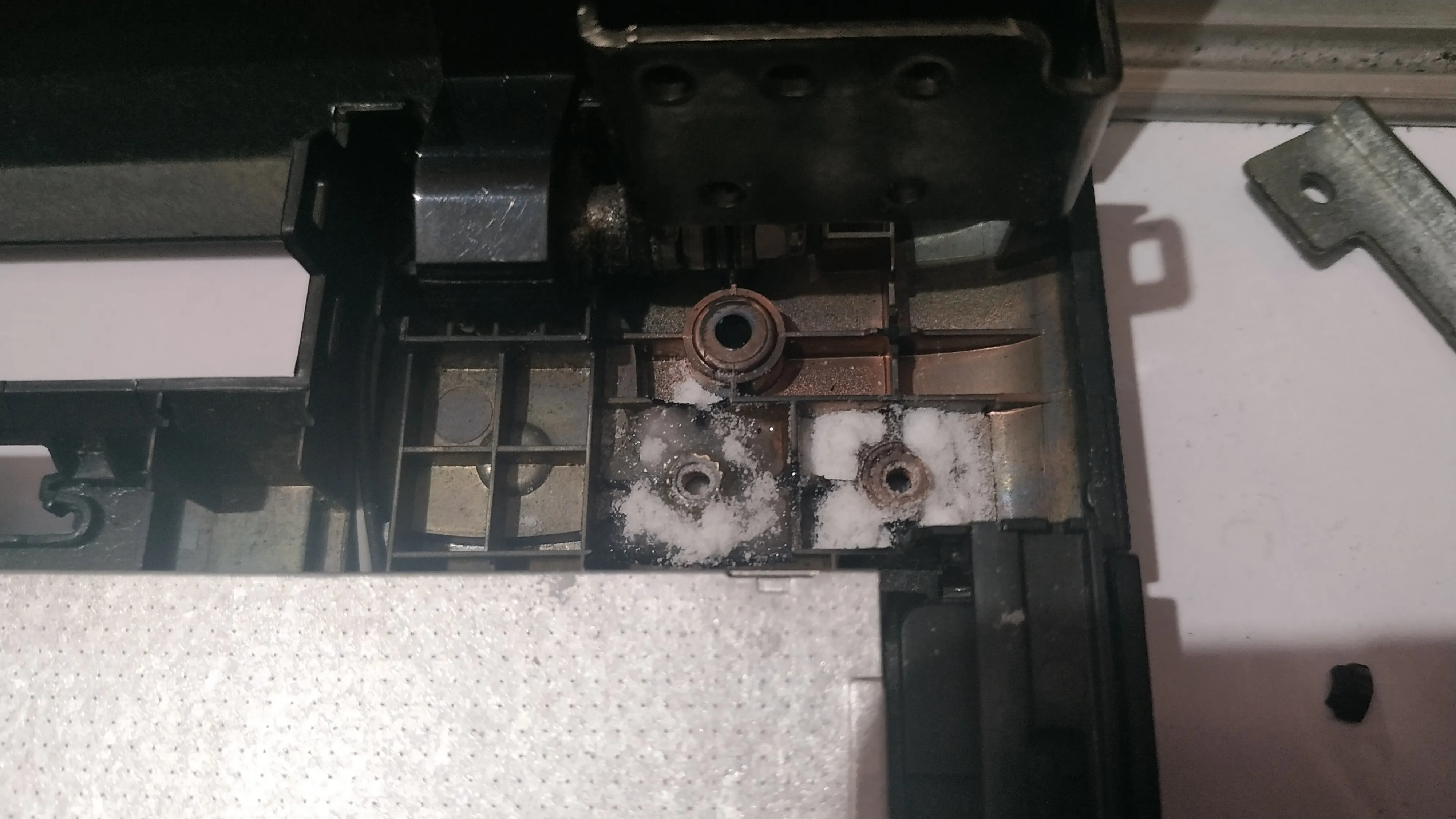 The plastic body and the brass inserts got very hot in the exothermic reaction